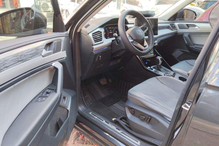 Used Volkswagen Tayron 2023 330TSI Two-Wheel-Drive R-Line High-Energy Version
