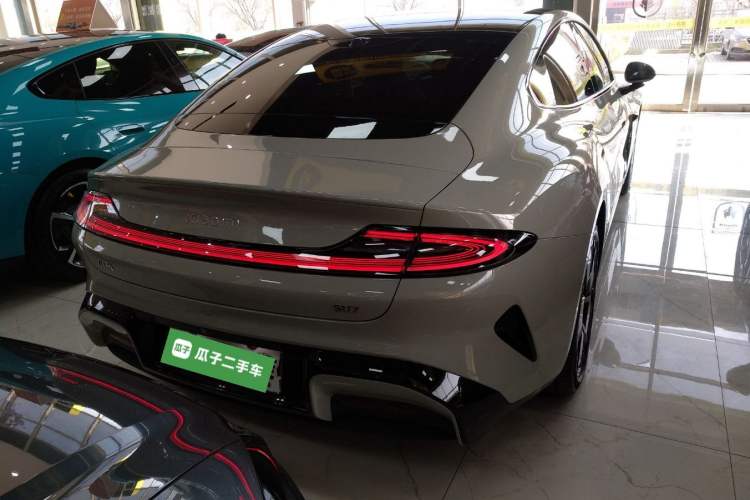 Used Xiaomi Auto SU7 2024 Rear-Drive Long-Range Intelligent Driving Version
