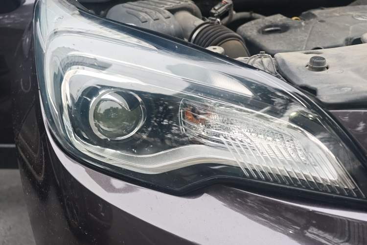 Used Buick Envision 2018 20T Two-Wheel-Drive Elite Model
