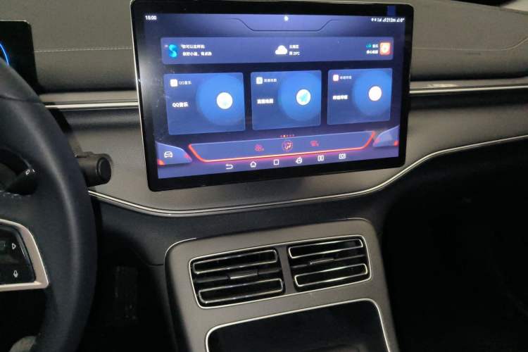 Used BYD Destroyer 05 2024 Honor Edition DM-i 120KM Luxury Model Center Console