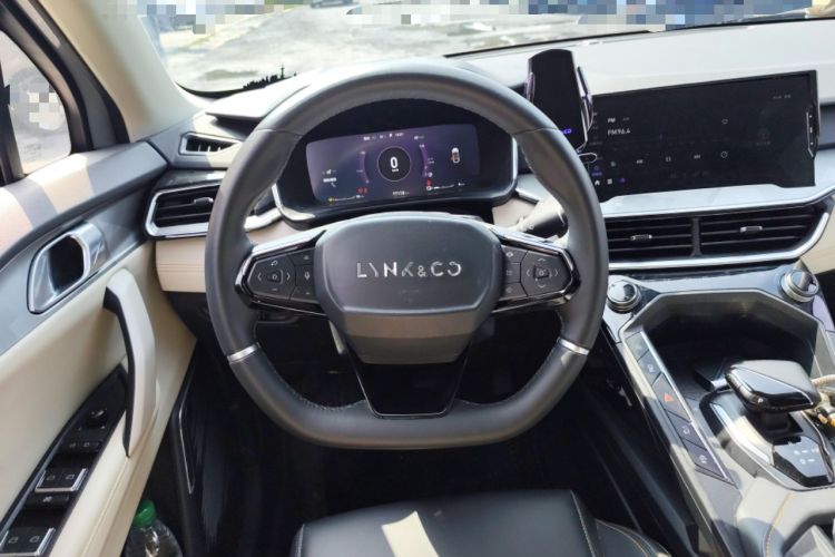 Used Lynk & Co 06 EM-P 2022 PHEV 84 km Range Pro Version Steering Wheel