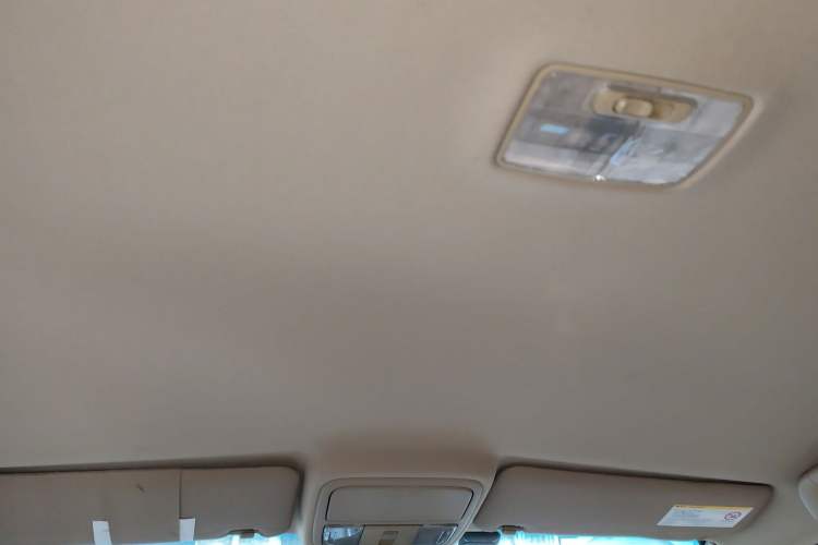 Used JMC Yusheng S350 2011 2.4T Two-Wheel-Drive Luxury 5-Seater Headliner