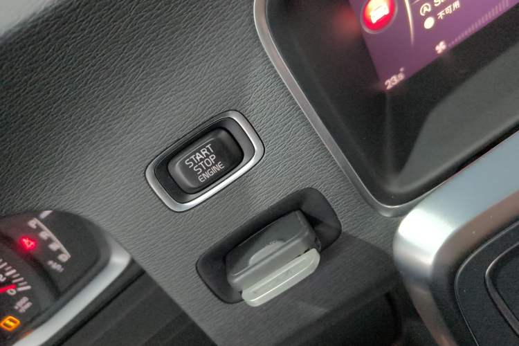 Used Volvo S60 2018 S60L T3 Smart Progress Edition
