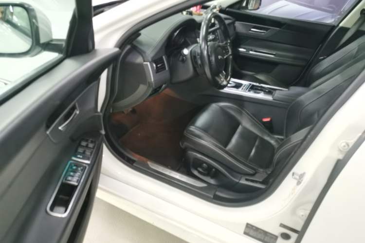 Used Jaguar XF 2016 XF 2.0T Two-Wheel-Drive R-Sport Sport Edition Driver Seat