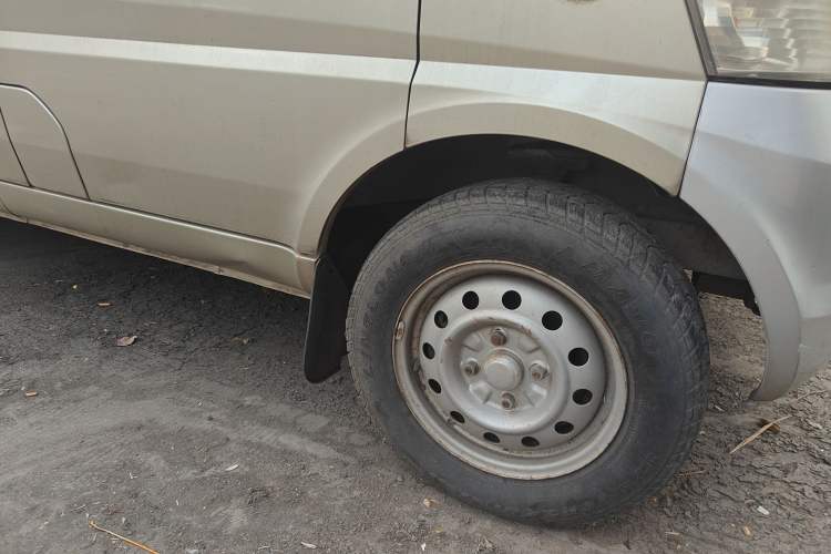 Used Wuling Rongguang 2011 1.2L Base Version
