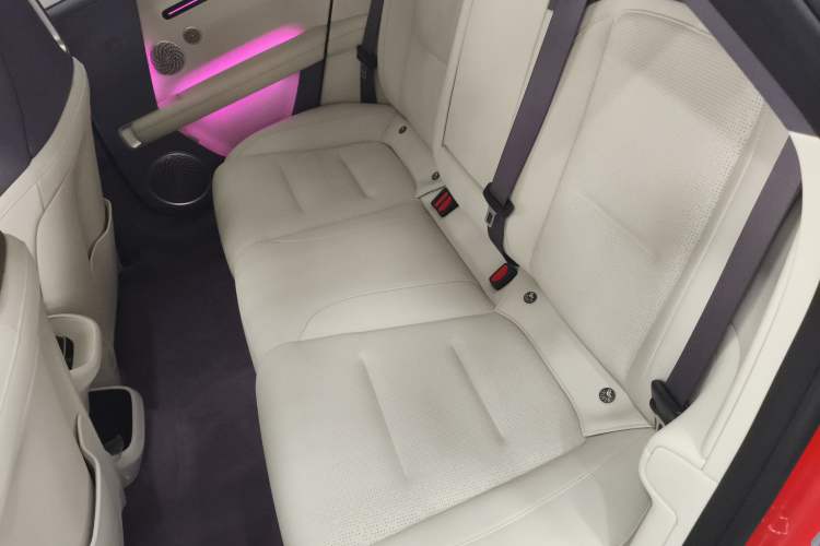 Used Avatr 06 2025 Pro Range-Extended Edition Left Rear Seat