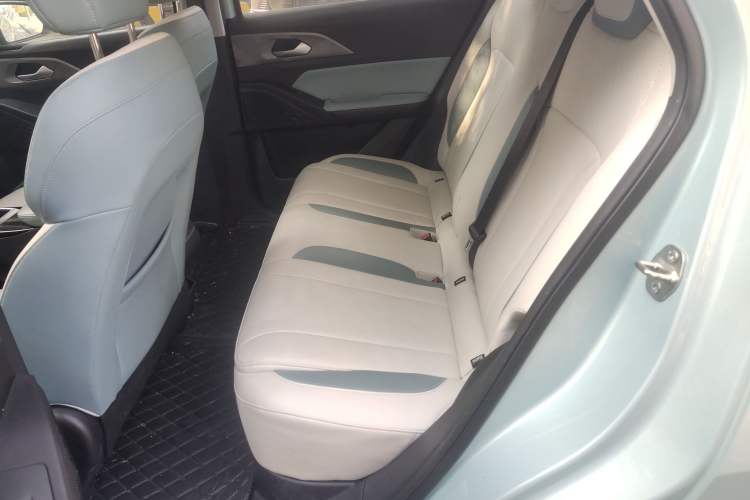 Used Geometry E Firefly 2024 401 km Fluorescent
