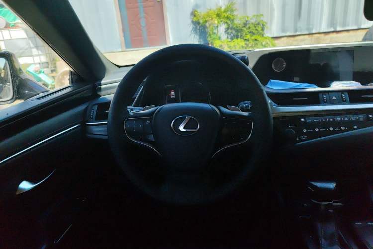 Used Lexus ES 2018 300h Premier Edition China VI Standard
