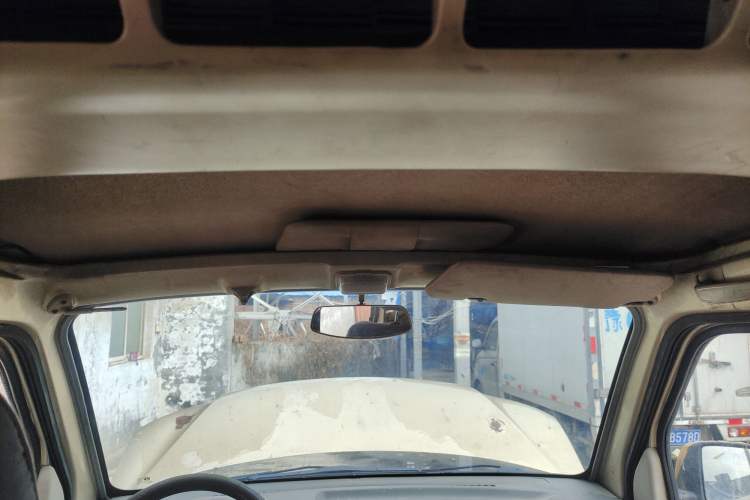 Used BAIC Weiwang 306 2011 1.3L Comfort version 7 seats Headliner