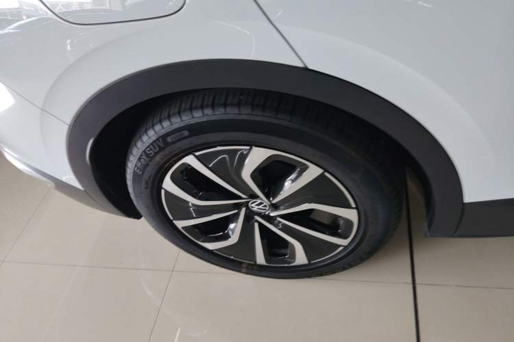 Used Volkswagen ID.4 X 2023 Pure Smart Edition Right Rear Wheel Hub