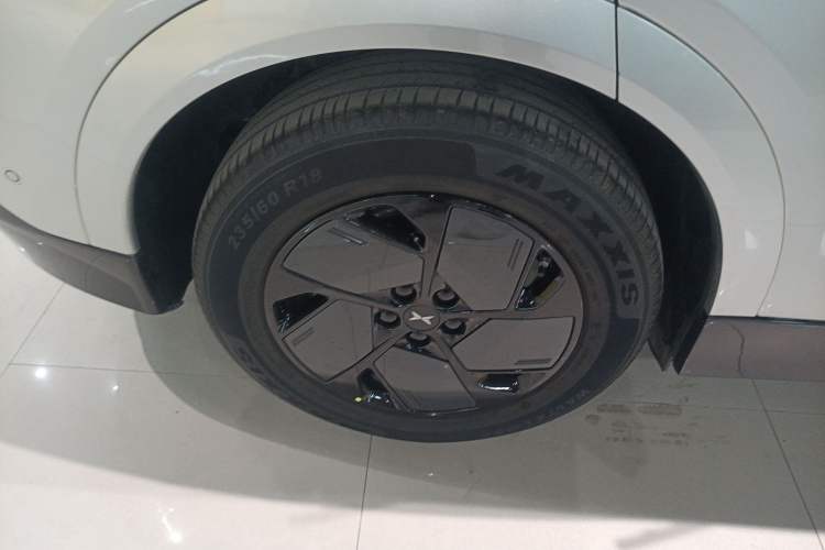 Used XPeng G6 2025 625 Long-Range Max Flagship Edition Exterior 5