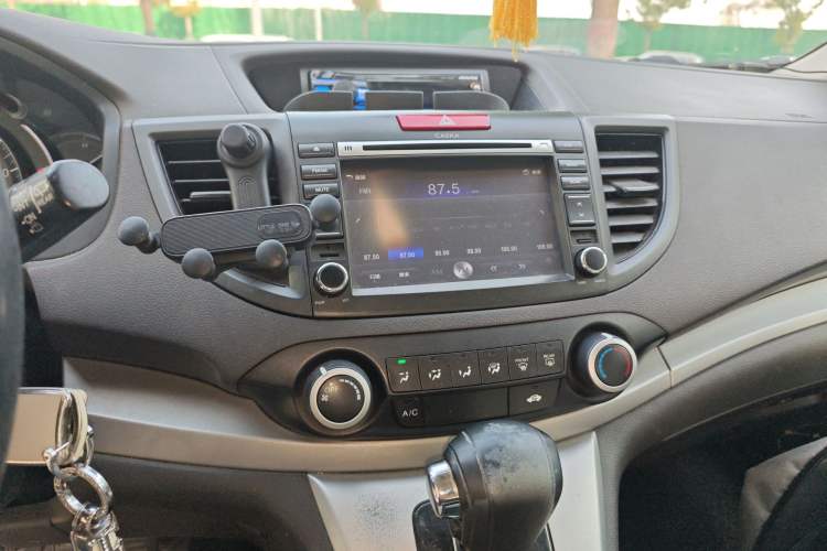 Used Honda CR-V 2012 2.0L two-wheel drive urban version
