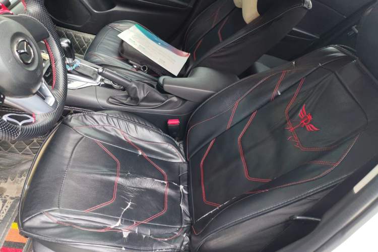 Used Mazda 3 Axela 2014 Sedan 1.5L Automatic Luxury Model