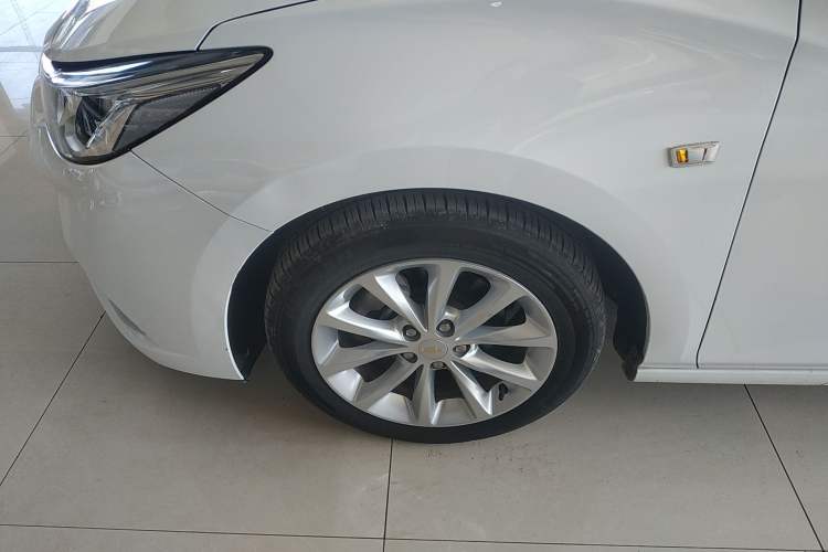 Used Chevrolet Cruze 2017 1.5L Automatic Pioneer Sunroof Edition