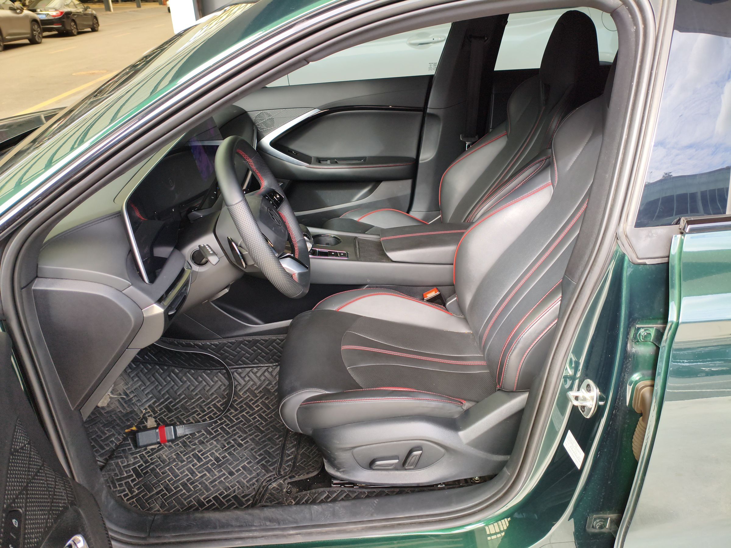 Переднее сиденье в автомобиле