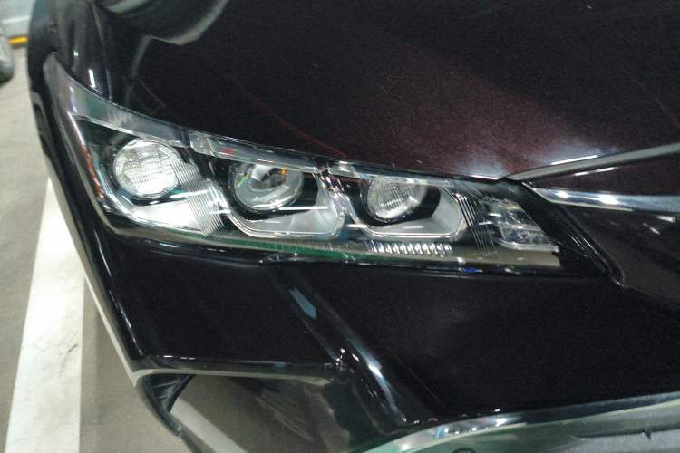 Used Toyota Avalon 2019 Dual-Engine 2.5L Luxury Edition China VI Standard