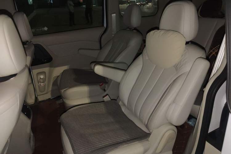 Used CHANGAN OSHAN Cosmos 2019 1.5T Automatic Flagship Version China VI Standard