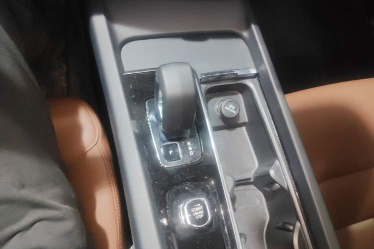 Used Volvo S60 2025 B4 Zhiyi Luxury Edition Gear Lever
