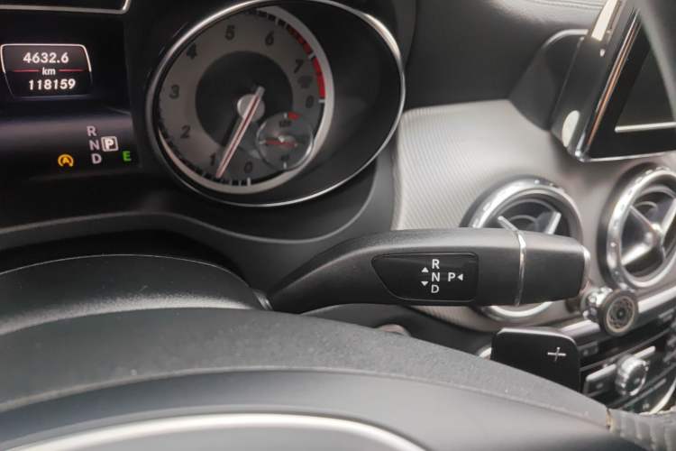 Used Mercedes-Benz GLA 2015 GLA 200 Fashion Model Gear Lever