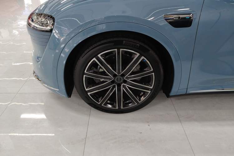 Used Hima Luxeed R7 2024 All-Electric 667 km Max