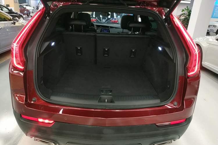 Used Cadillac XT4 2018 28T Two-Wheel Drive Tech Version