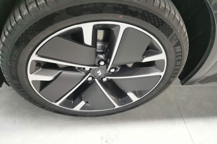 Used Li Auto L7 2025 Ultra Smart Refreshed Edition Left Front Wheel Hub