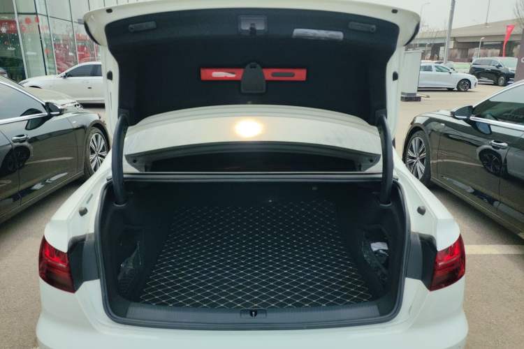 Used Audi A4L 2022 40 TFSI Luxury Dynamic Model