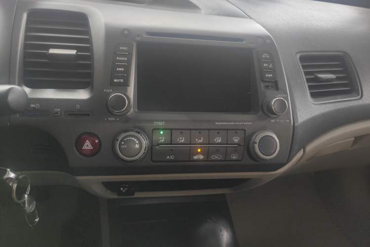Used Honda Civic 2009 1.8L Automatic Classic Edition Audio And AC Panel