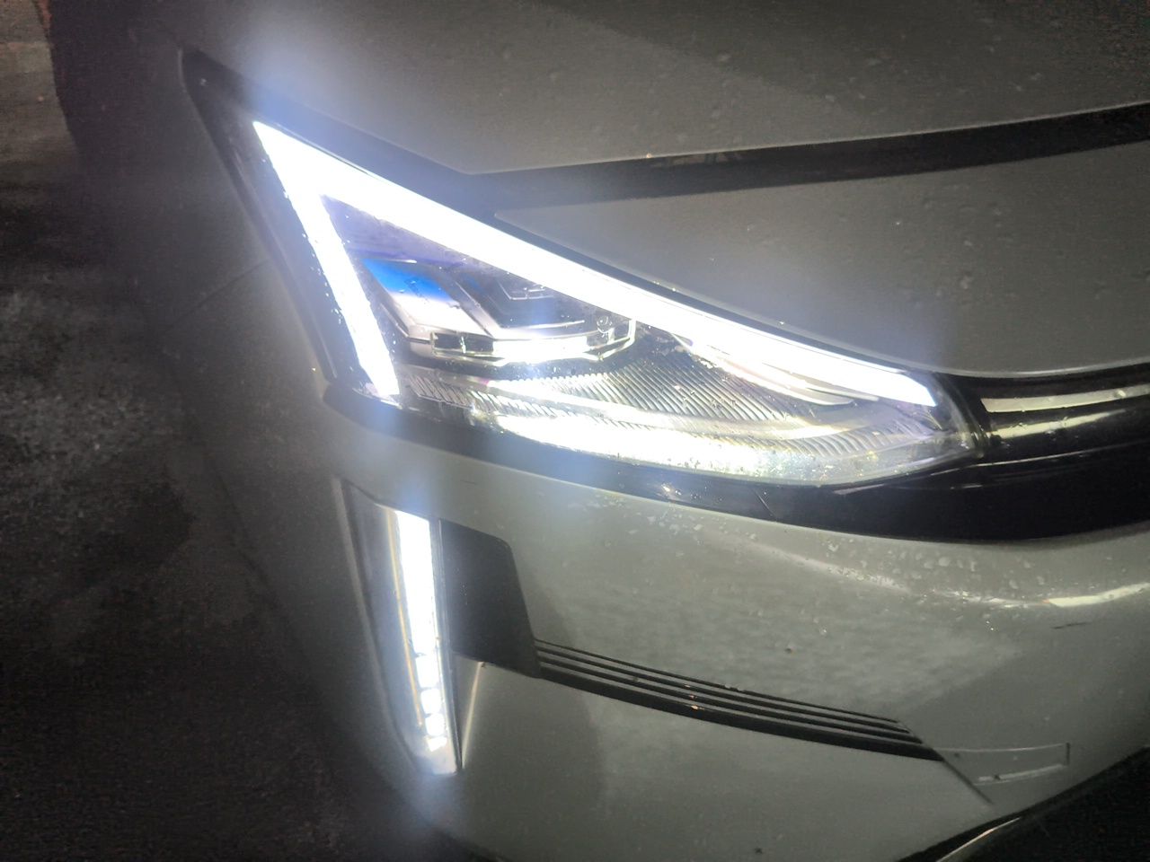 Geely Galaxy L6 2024 125km PLUS Dragon Edition — снимка 7