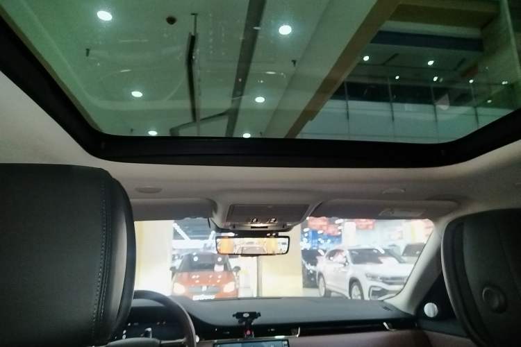 Used Land Rover Range Evoque 2024 Aurora L 249 PS Glowing Limited Edition Headliner