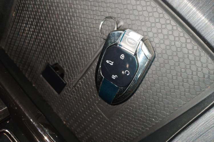 Used GAC Trumpchi GS8 2022 Dual-Engine Series 2.0TM Two-Wheel Drive Prestige Edition (7 Seats)