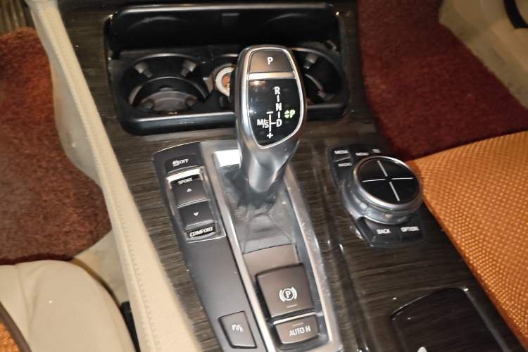 Used BMW 5 Series 2013 535Li Luxury Model Gear Lever