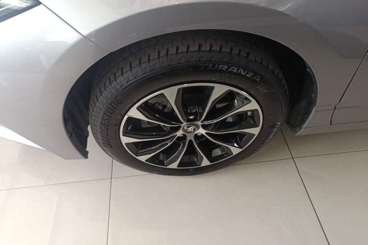 Used Toyota Avalon 2022 2.0L Luxury Edition Left Front Wheel Hub