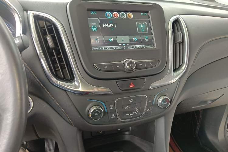 Used Chevrolet Equinox 2019 535T Automatic Chijie Edition China VI Audio And AC Panel