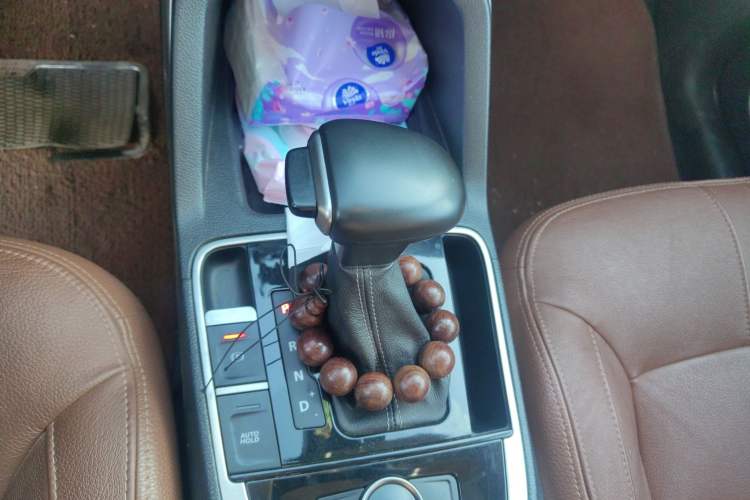 Used Qoros 5 2016 1.6T Automatic Luxury Model Gear Lever