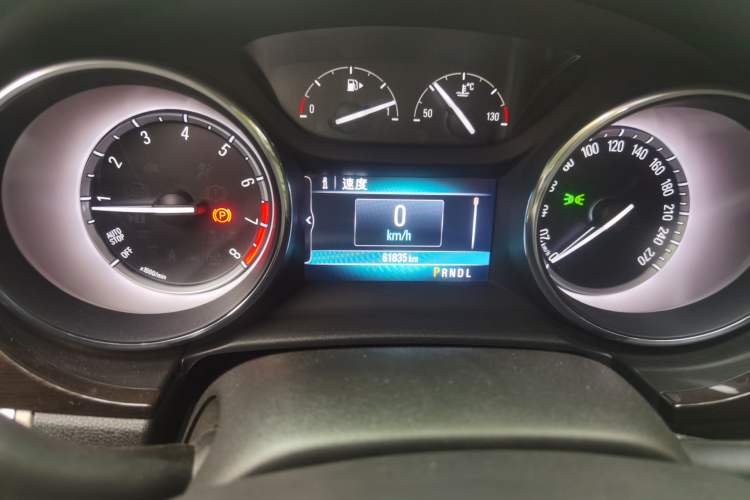 Used Buick Verano 2019 Sedan 15S Automatic Leading Model Odometer Close Up