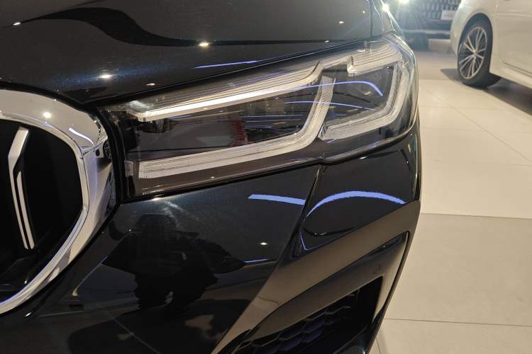 Used BMW 5 Series 2022 Second Facelift 530Li Luxury Version M Sport Package Left Front Headlight