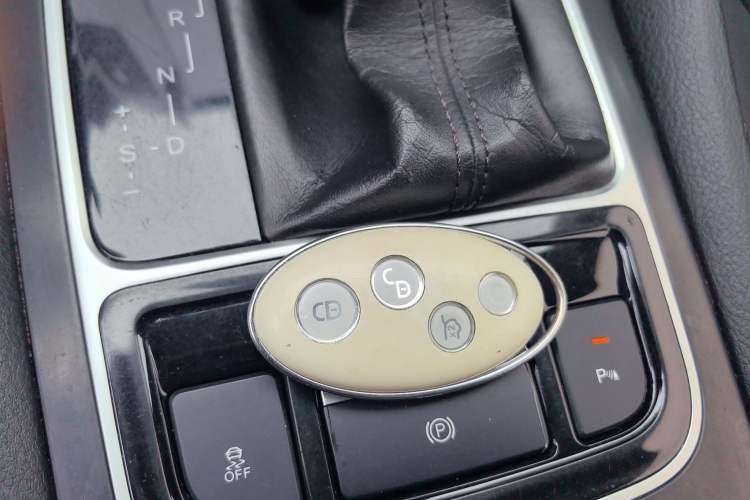 Used BYD Song MAX 2018 1.5T Automatic Smart Connect Luxury 6-Seater Vehicle Key