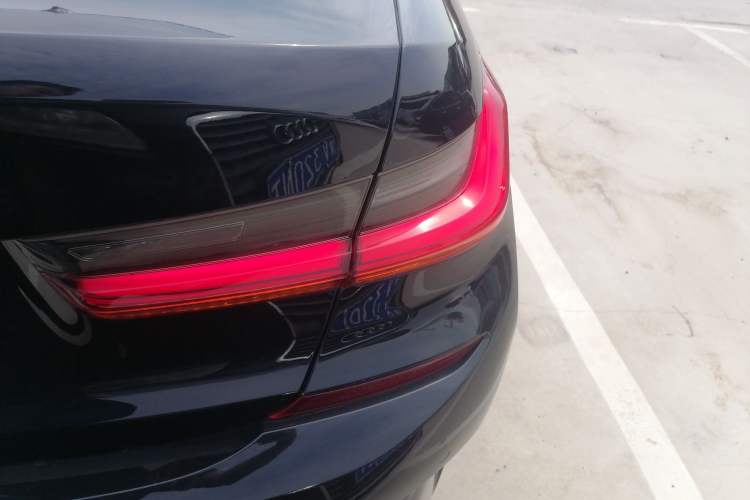 Used BMW 3 Series 2021 325Li M Sport Shadowline Package Right Rear Taillight