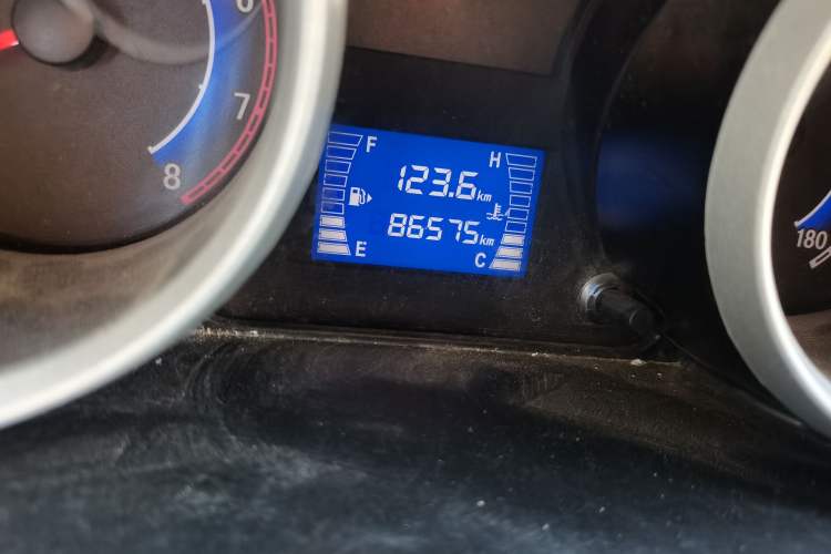 Used CHANGAN KAICHENG Ruixing M80 2018 1.5L Comfort Version Flat-Top Liftback 4G15S Odometer Close Up