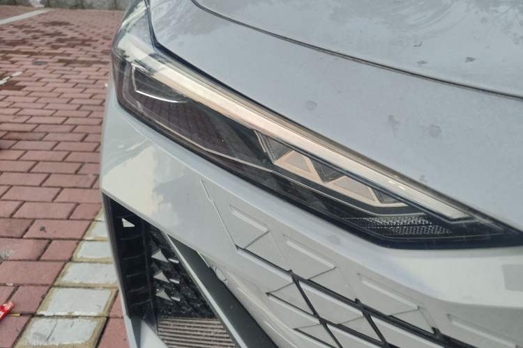 Used Changan UNI-V 2022 1.5T Prestige Version
