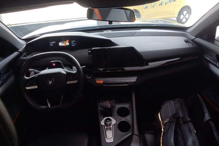 Used CHANGAN UNI-V 2022 1.5T Sport Edition Center Console