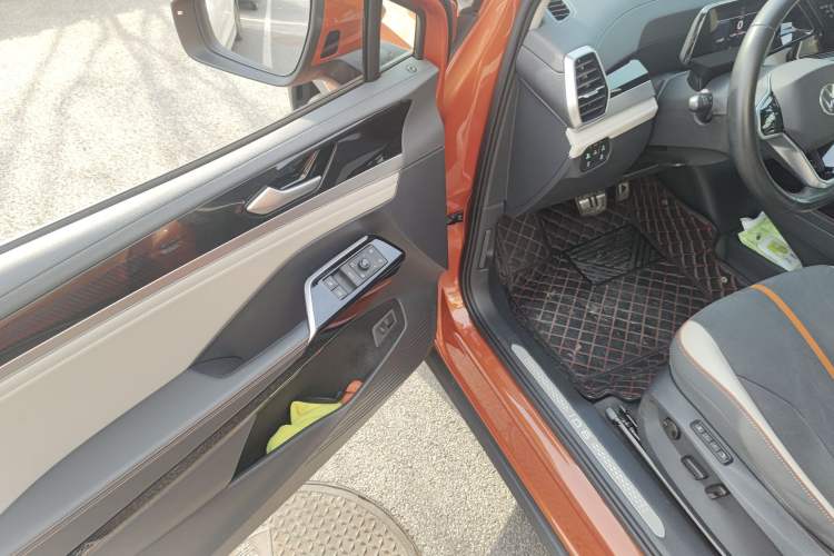 Used Volkswagen ID.6 CROZZ 2022 Long-Range PRO Edition