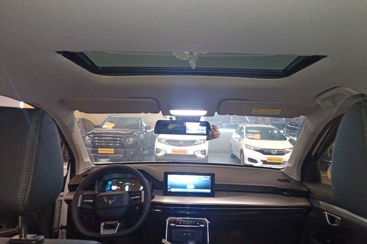 Used Wuling Asta 2022 2.0L DHT Electric-Speed Version