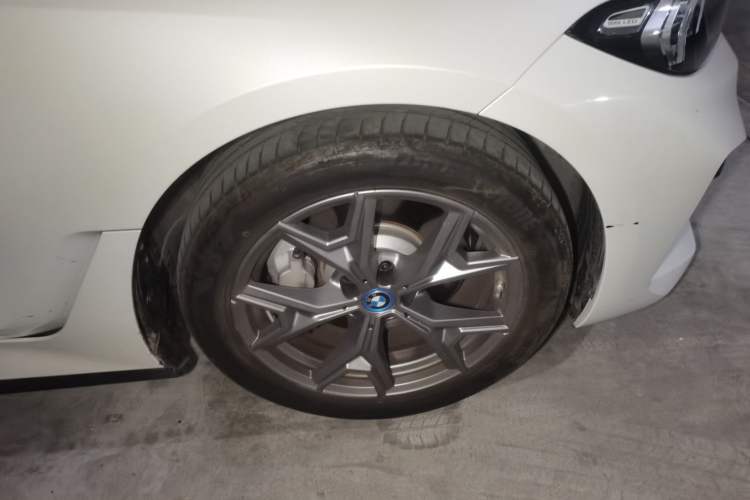 Used BMW i3 2022 eDrive 35 L Right Front Wheel Hub