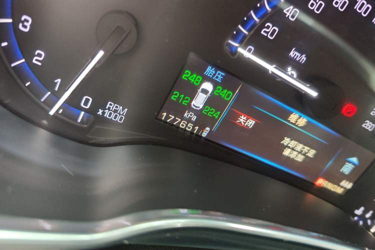 Used Cadillac SRX 2014 3.0L Flagship Model Odometer Close Up