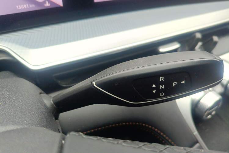 Used EXEED Lingyun 2024 300T Two-Wheel Drive Starlight Edition
