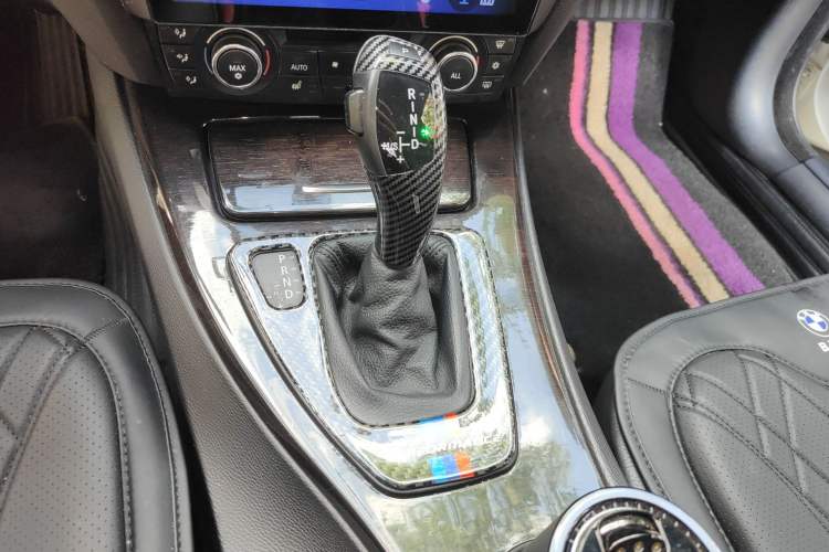 Used BMW 3 Series 2011 320i Convertible Coupe Gear Lever