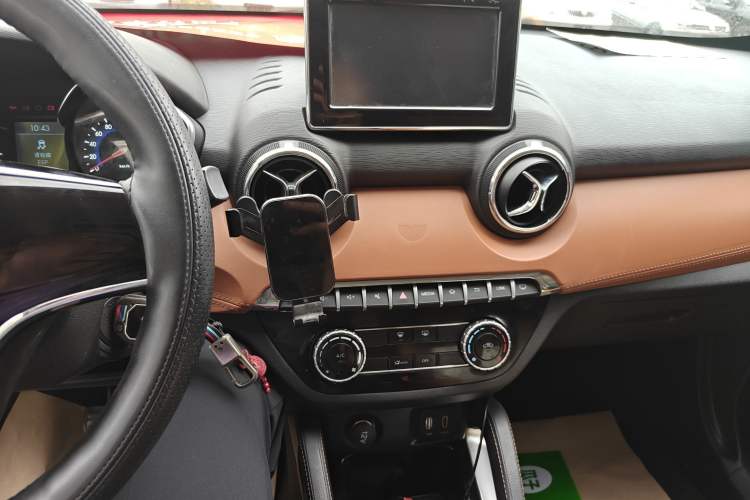 Used BAIC Senova X35 2016 1.5L Manual Luxury Edition Audio And AC Panel