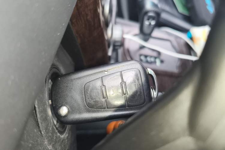 Used Roewe W5 2014 1.8T 2WD Automatic Tharu Special Edition Vehicle Key